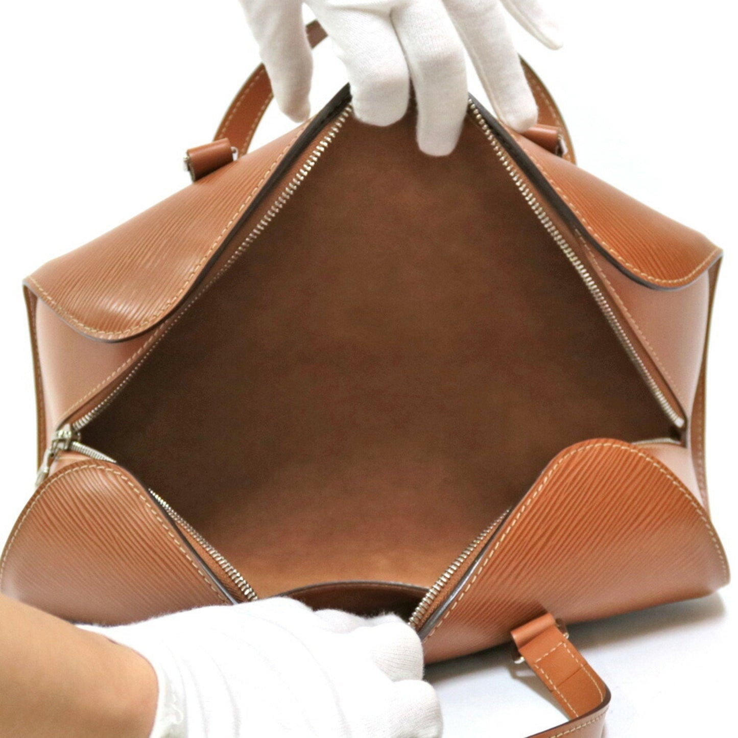 Louis Vuitton Soufflot  Leather Shoulder Bag ()