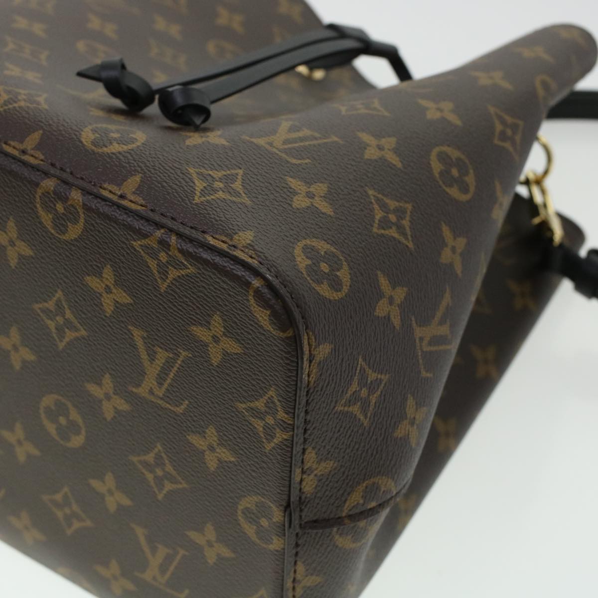 LOUIS VUITTON Monogram Neo Noe Shoulder Bag