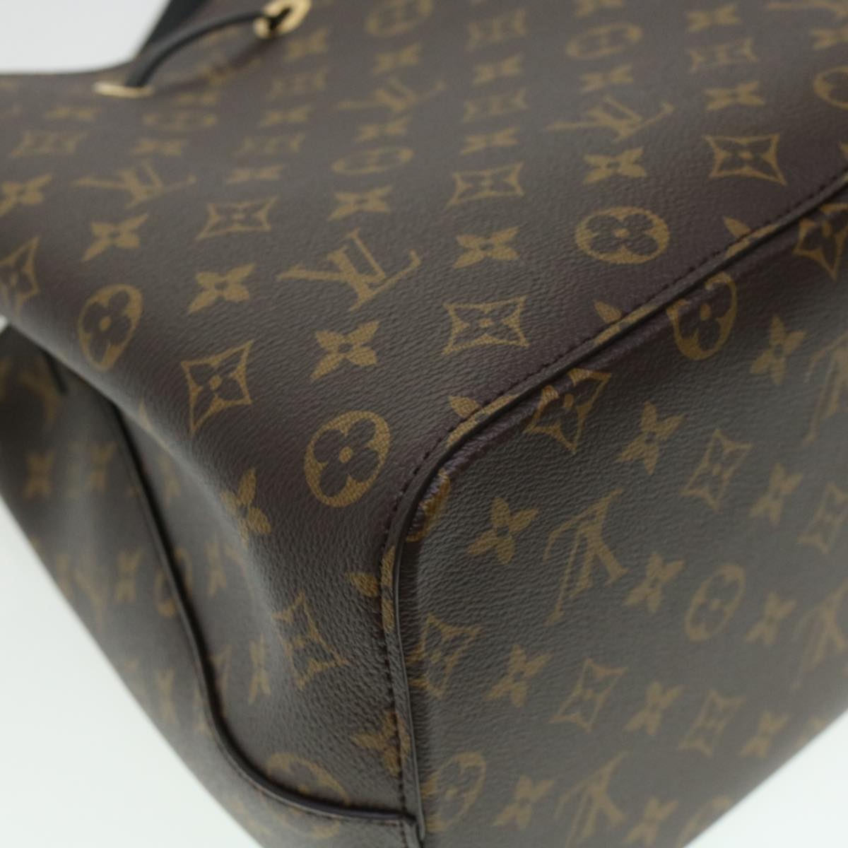 LOUIS VUITTON Monogram Neo Noe Shoulder Bag