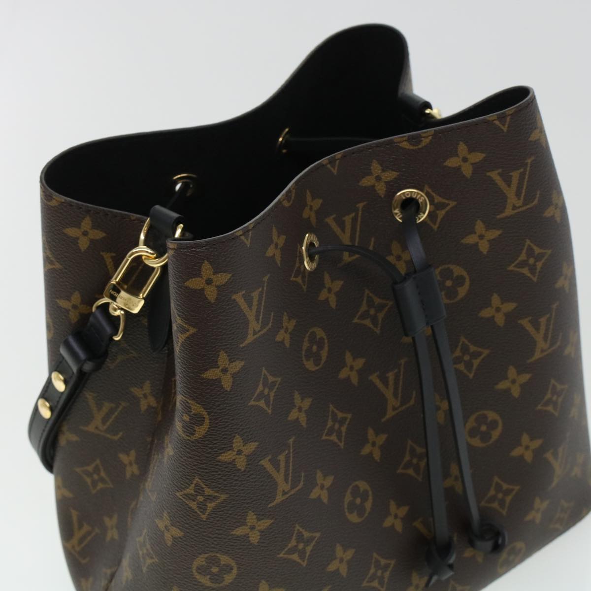 LOUIS VUITTON Monogram Neo Noe Shoulder Bag