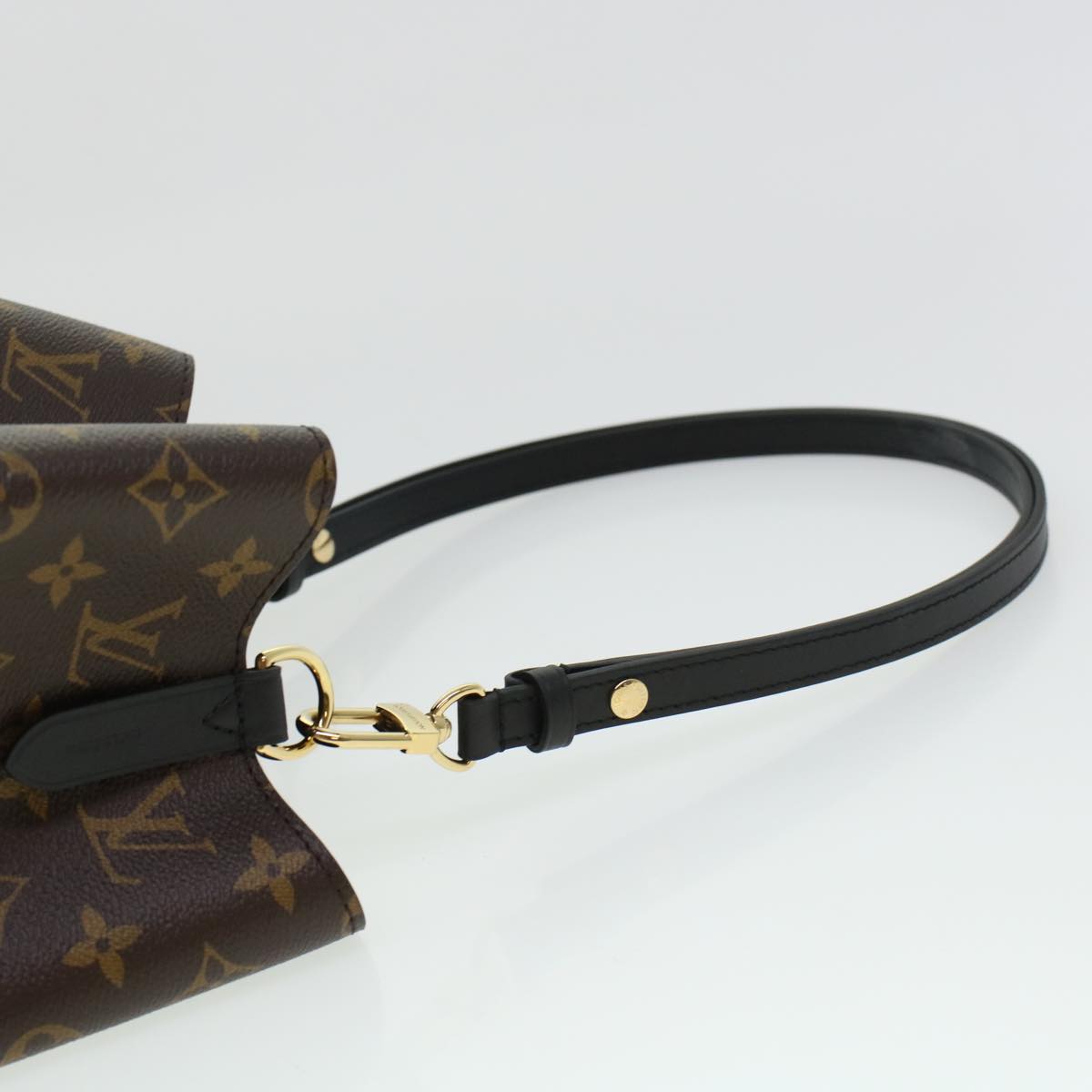 LOUIS VUITTON Monogram Neo Noe Shoulder Bag