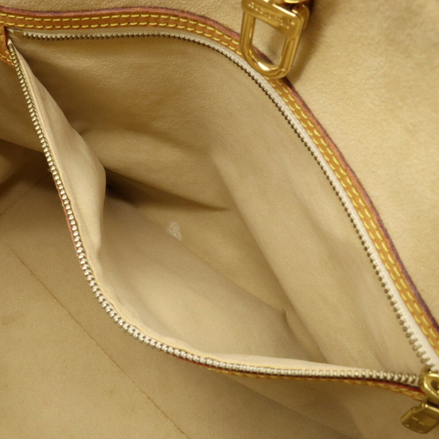 Louis Vuitton Hampstead  Canvas Shoulder Bag ()