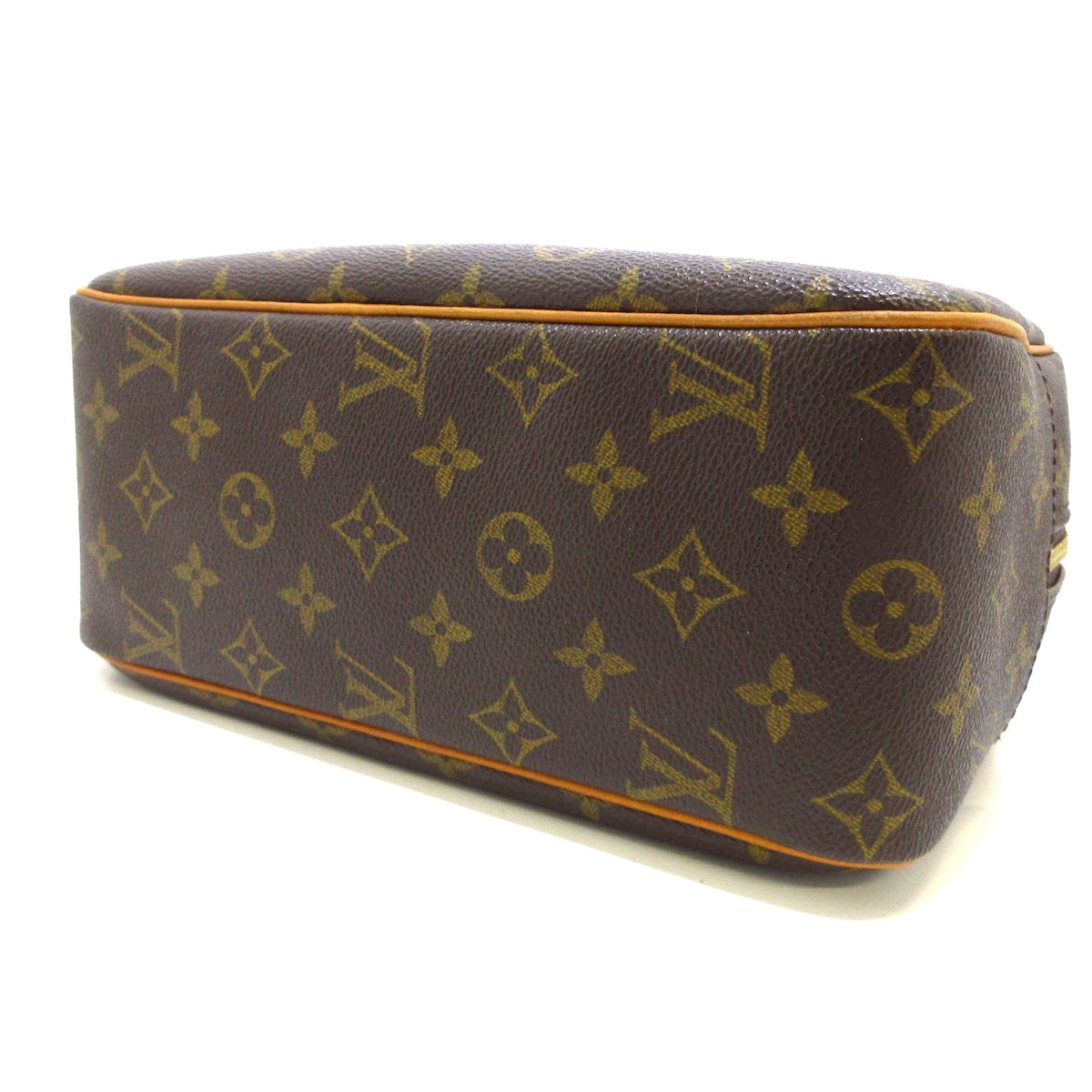 Louis Vuitton Cité  Canvas Shoulder Bag ()