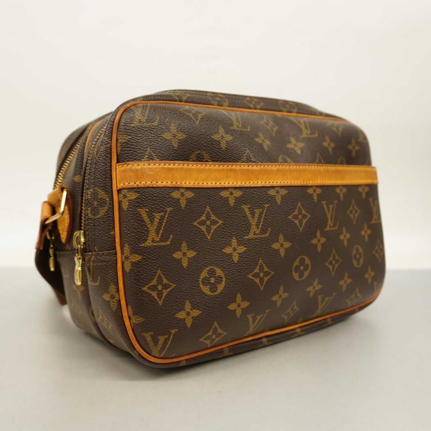 Louis Vuitton Reporter  Canvas Shoulder Bag ()