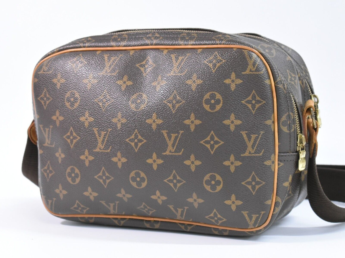 Louis Vuitton Reporter  Canvas Shoulder Bag ()