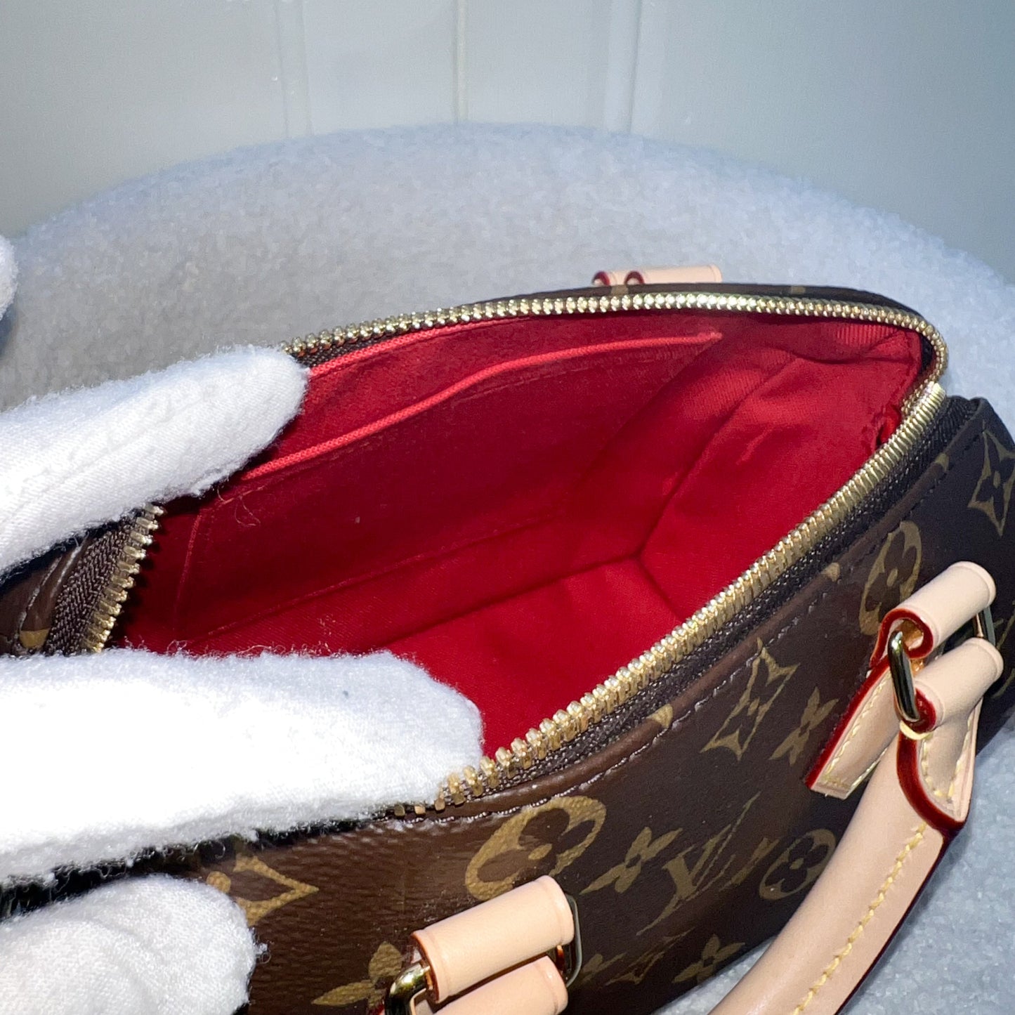 LV Speedy Bandouliere 20 in Monogram Canvas and Adjustable Beige Patterned Strap
