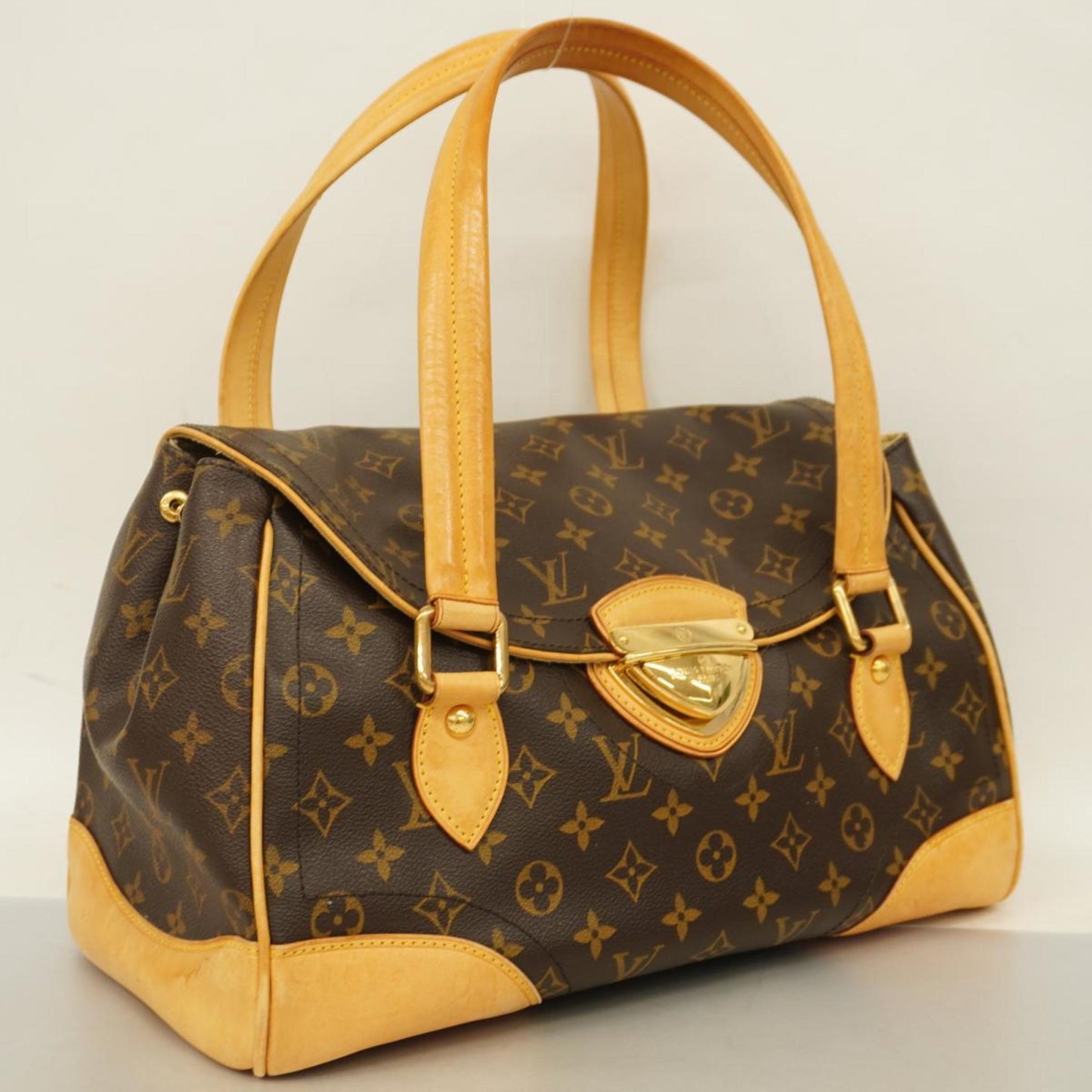 Louis Vuitton Beverly  Canvas Shoulder Bag ()