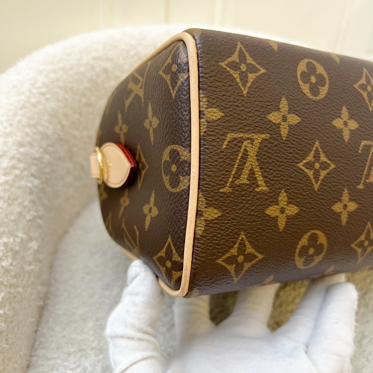 LV Speedy Bandouliere 20 in Monogram Canvas and Adjustable Beige Patterned Strap