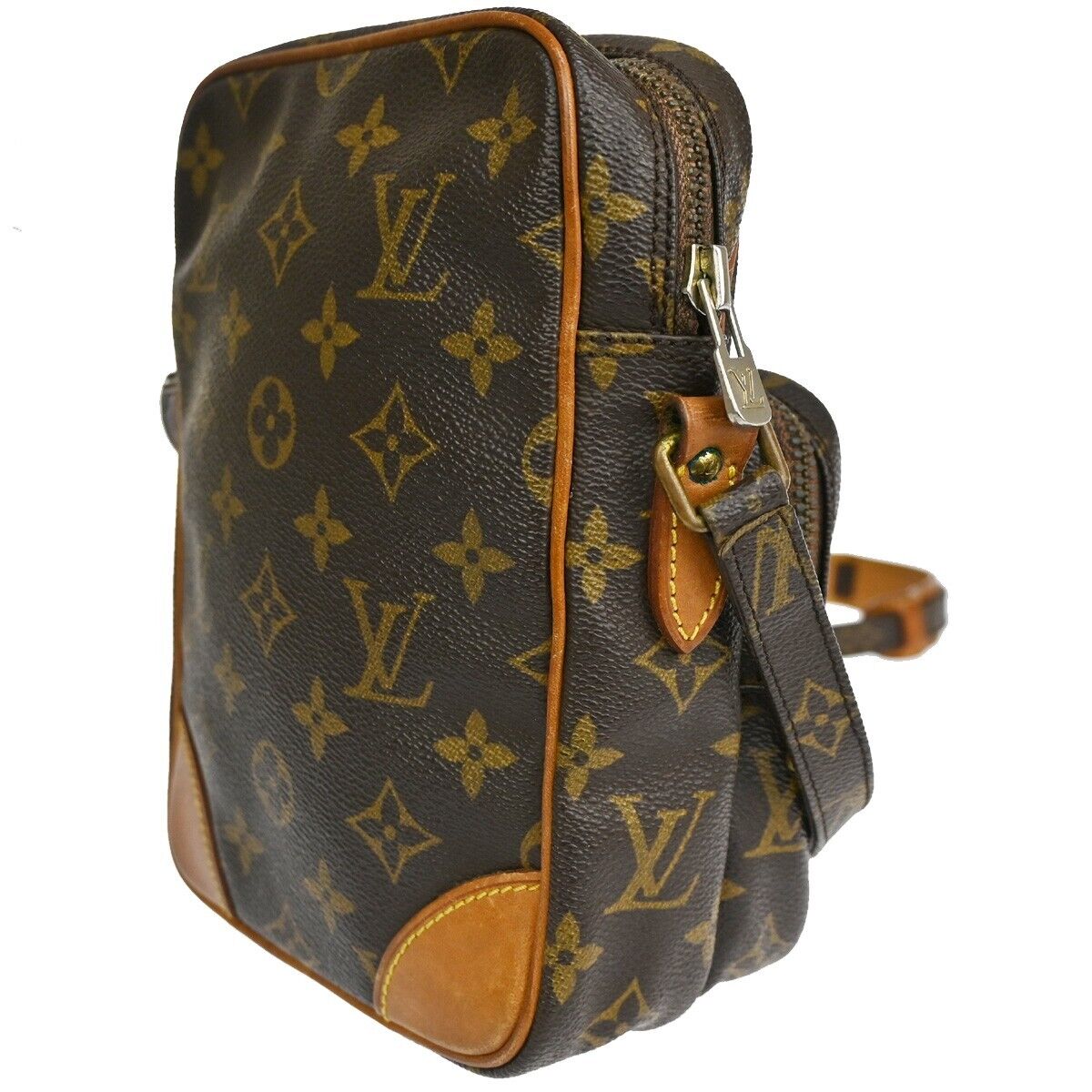 Louis Vuitton Amazon  Canvas Shoulder Bag ()