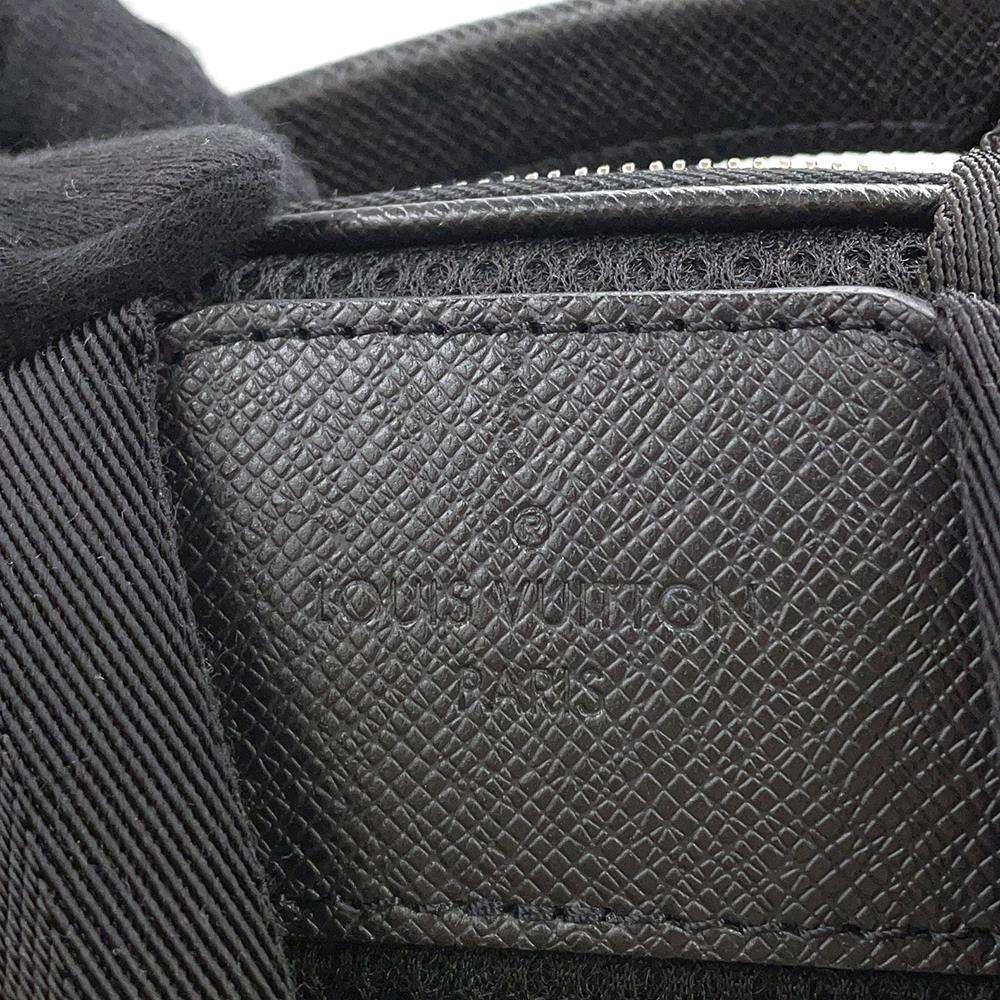 LOUIS VUITTON RayDorian・Backpack Noir M30857 Taiga Leather