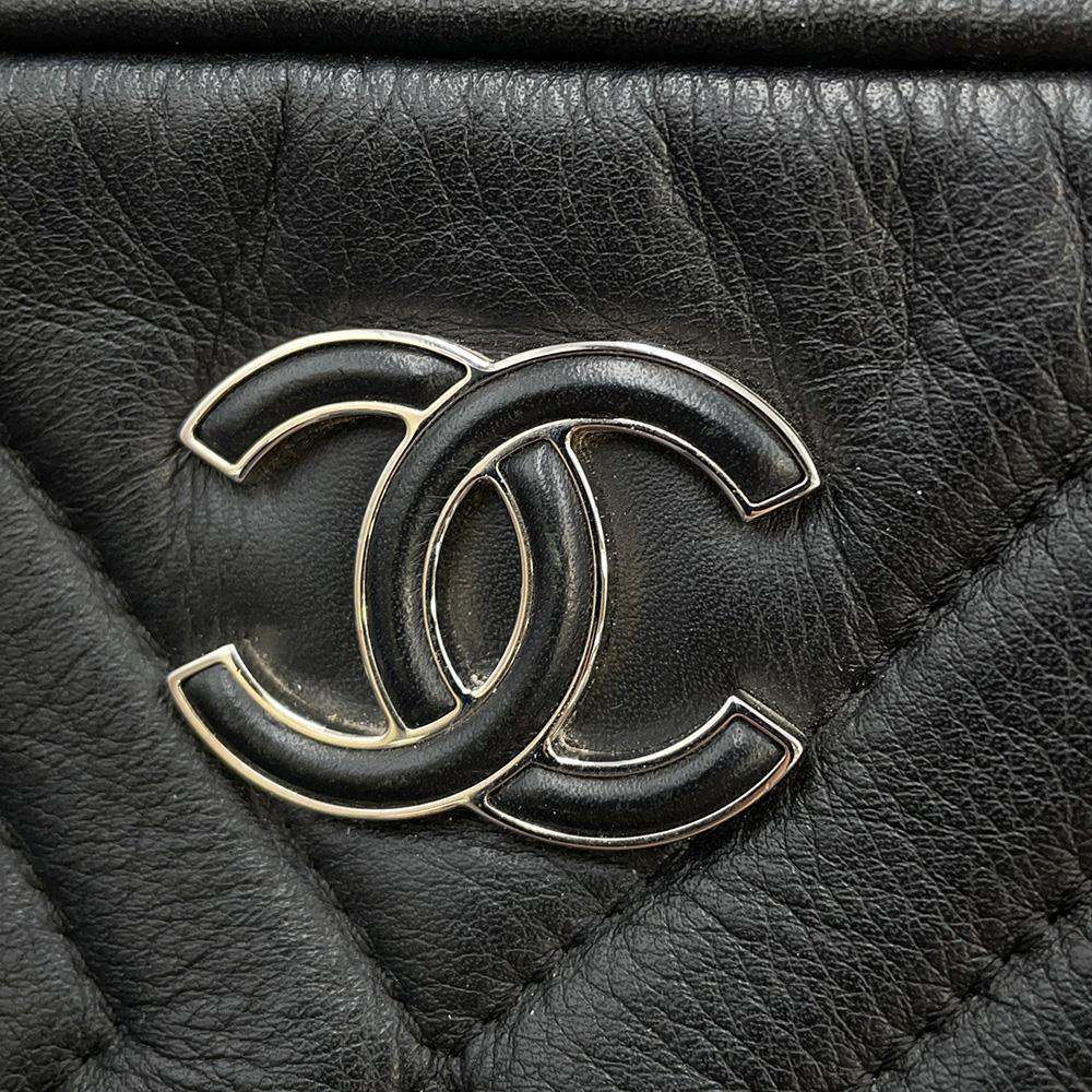 CHANEL Chevron ChainShoulder Bag Black A57617 Leather