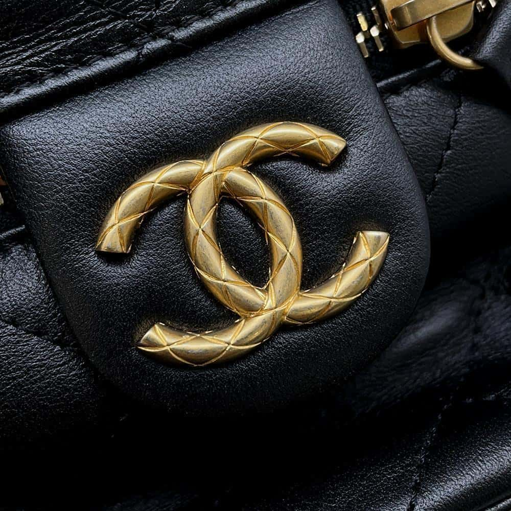 CHANEL Matelasse Vanity ChainShoulder Bag Black AS3228 Calf Leather