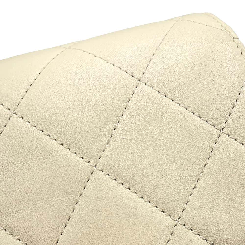 CHANEL Matelasse Coin Motif ChainShoulder Bag White AS2222 Lambskin