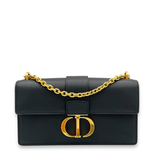 30 Montaigne Shoulder Bag East West Black in Calfskin, Gold hardware