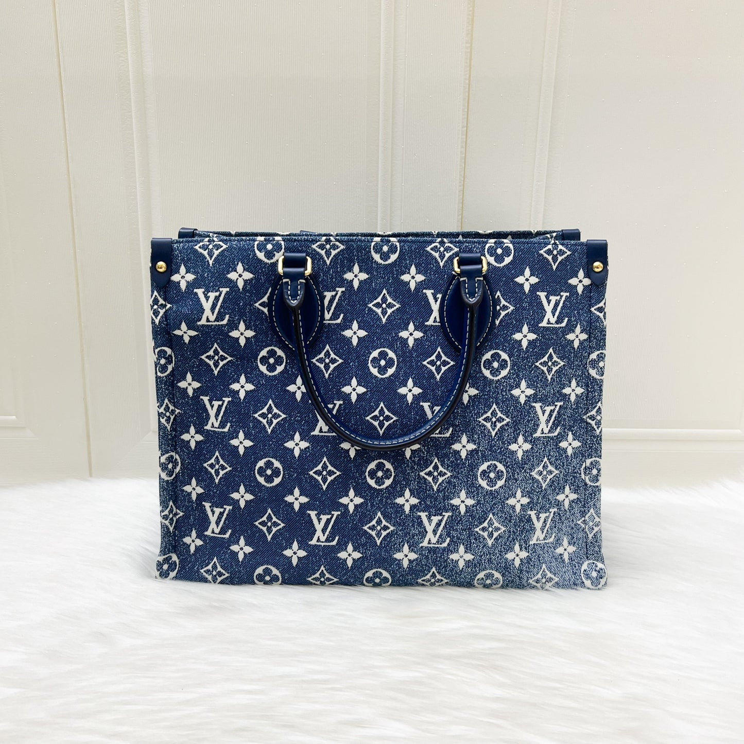 LV Onthego MM in Ombre Blue Denim and GHW