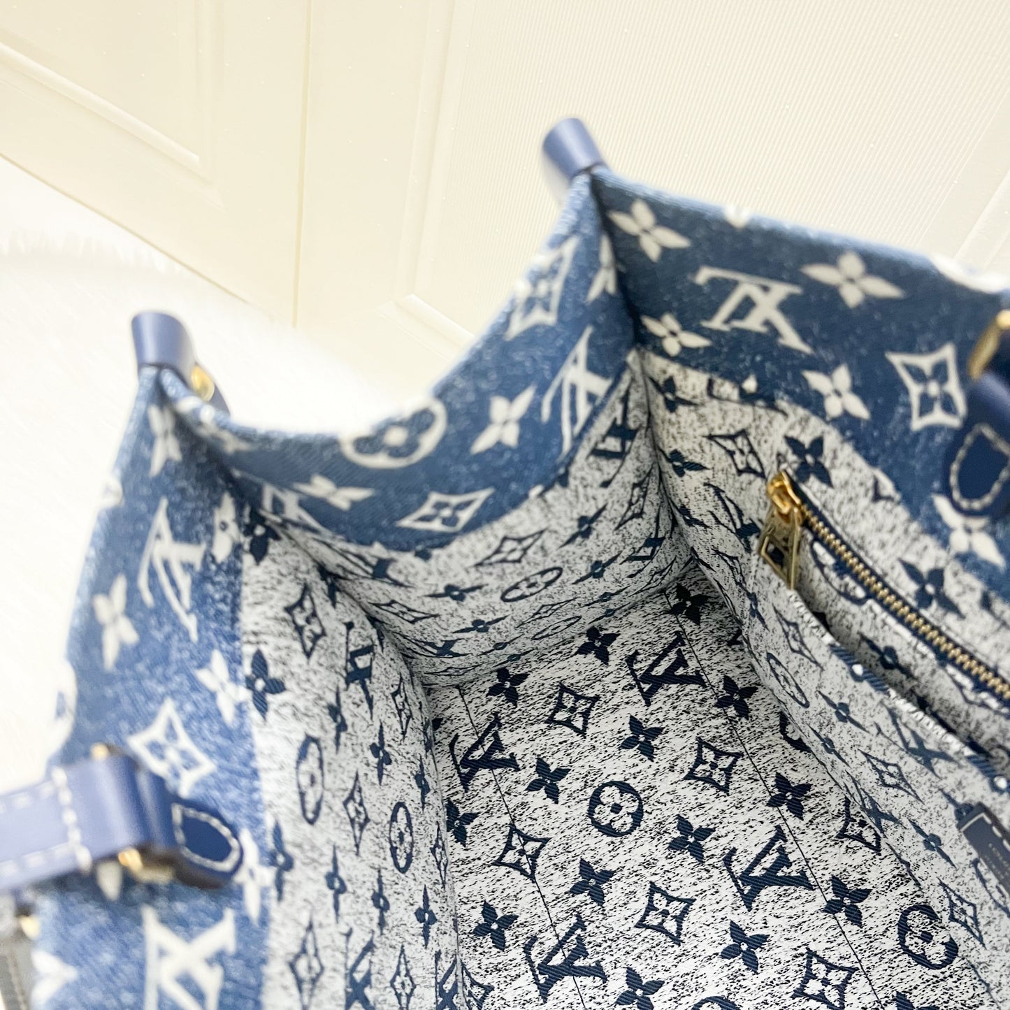 LV Onthego MM in Ombre Blue Denim and GHW
