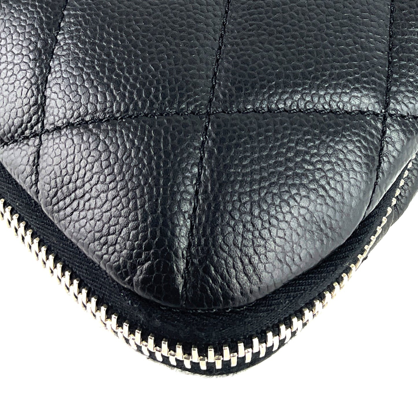 Expandable Zip Caviar Leather Shoulder Bag