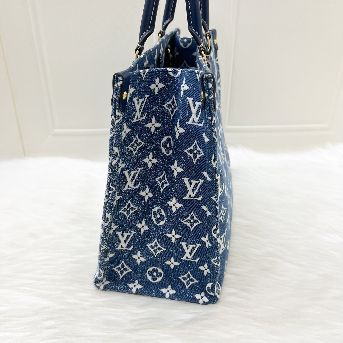 LV Onthego MM in Ombre Blue Denim and GHW