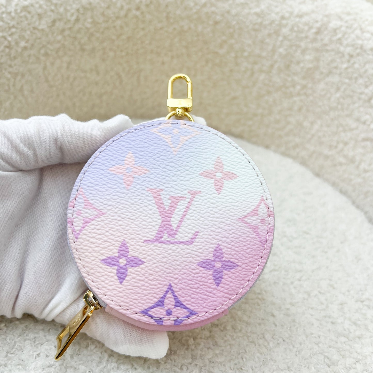 LV Onthego PM in Pastel Sunrise Monogram Empreinte Leather GHW