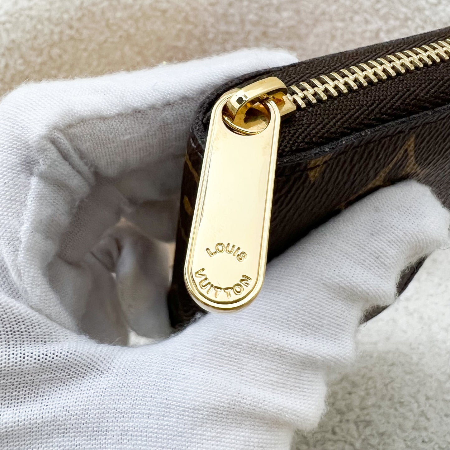 LV Zippy Card Holder / Coin Purse in Monogram Canvas GHW