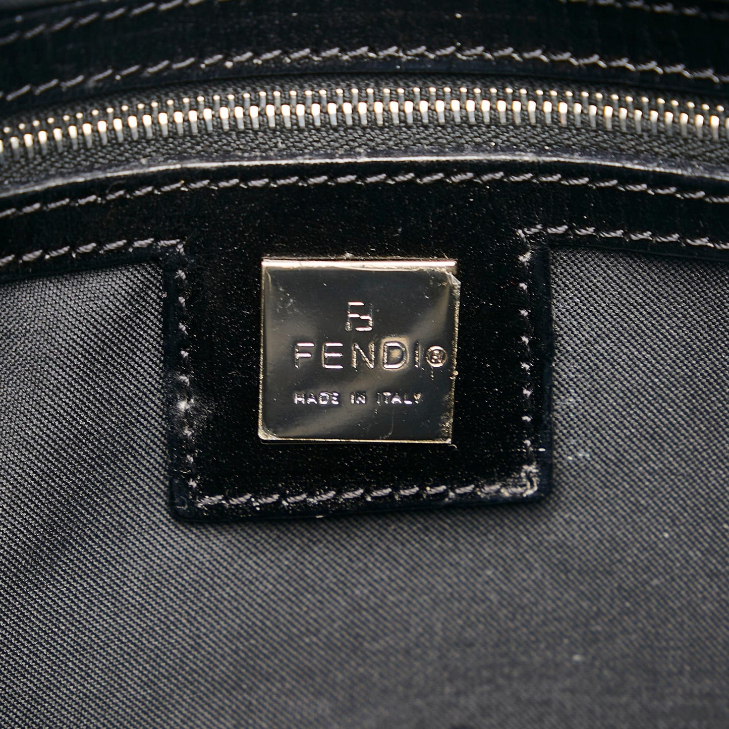 Fendi Zucca Shoulder Bag (SHG-OCSRIj)