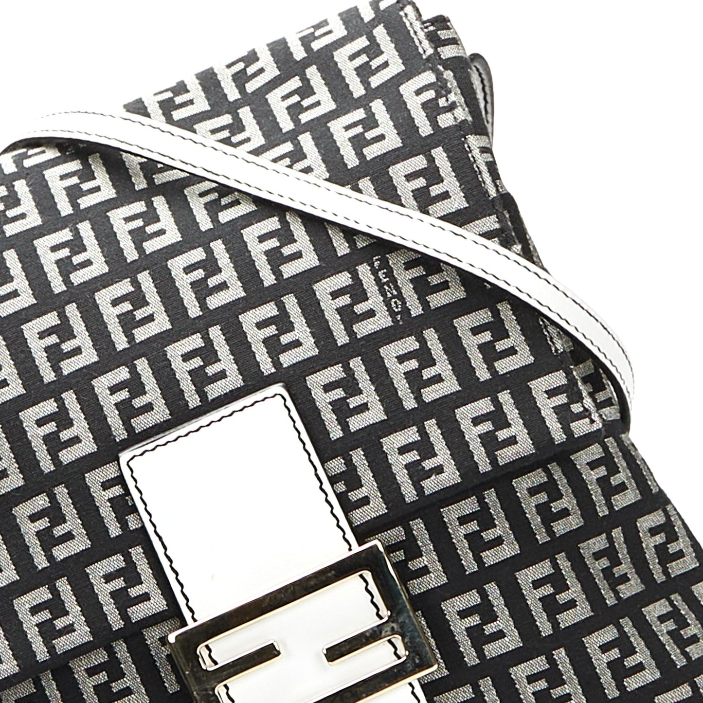 Fendi Zucchino Crossbody Bag (SHG-WPtygt)