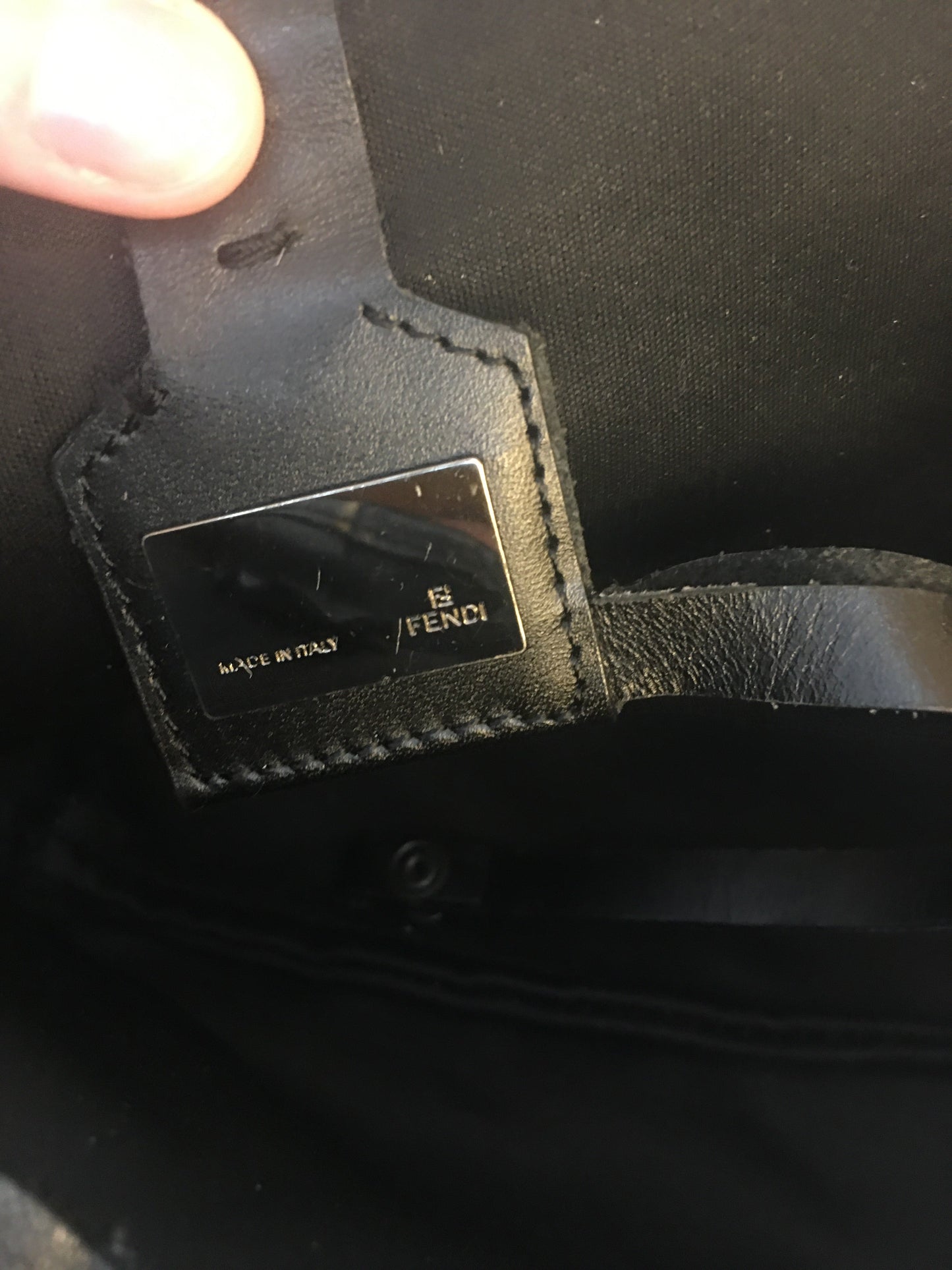 FENDI Shoulder Bag in Black Fabric