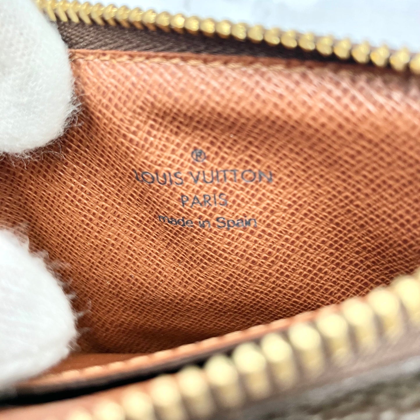 LOUIS VUITTON Monogram Santure Pochette Duo