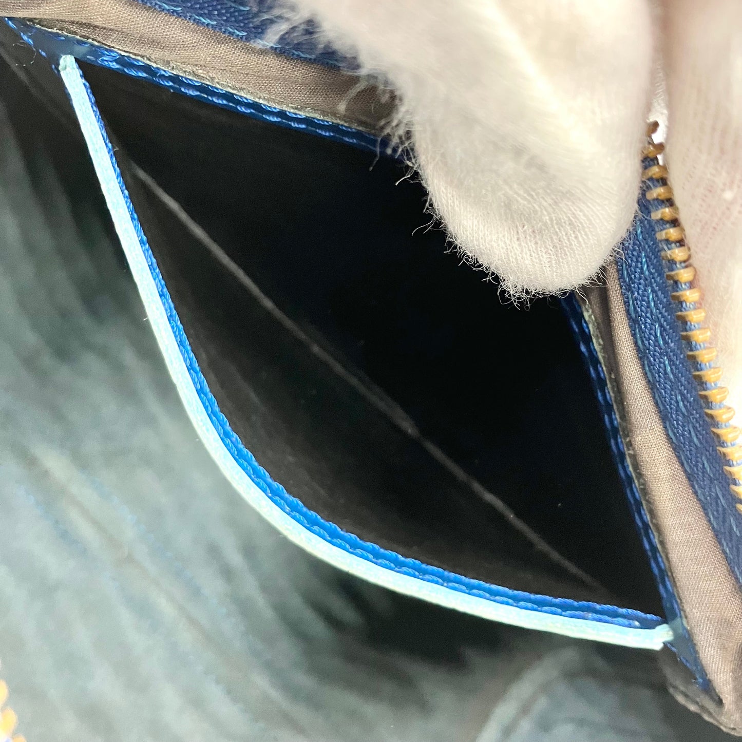 LOUIS VUITTON Epi Speedy 25