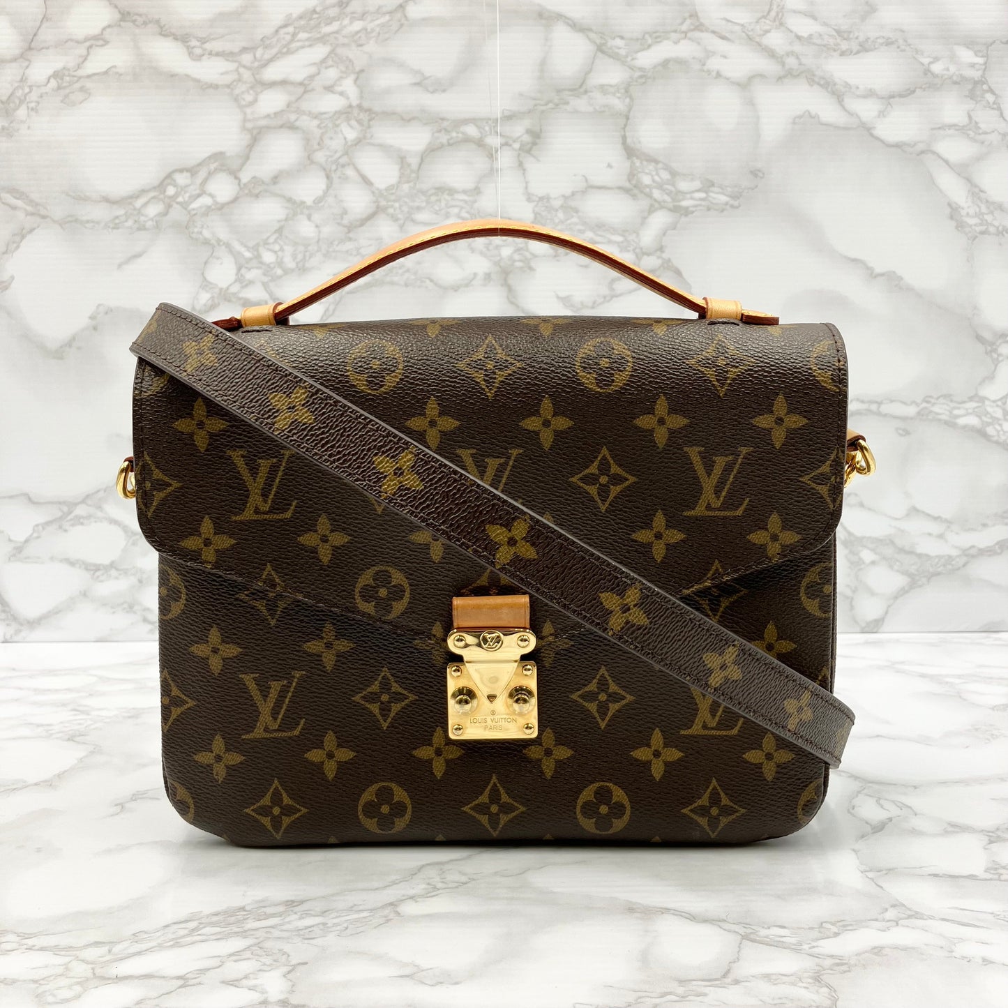 LOUIS VUITTON Monogram Metis shoulder bag