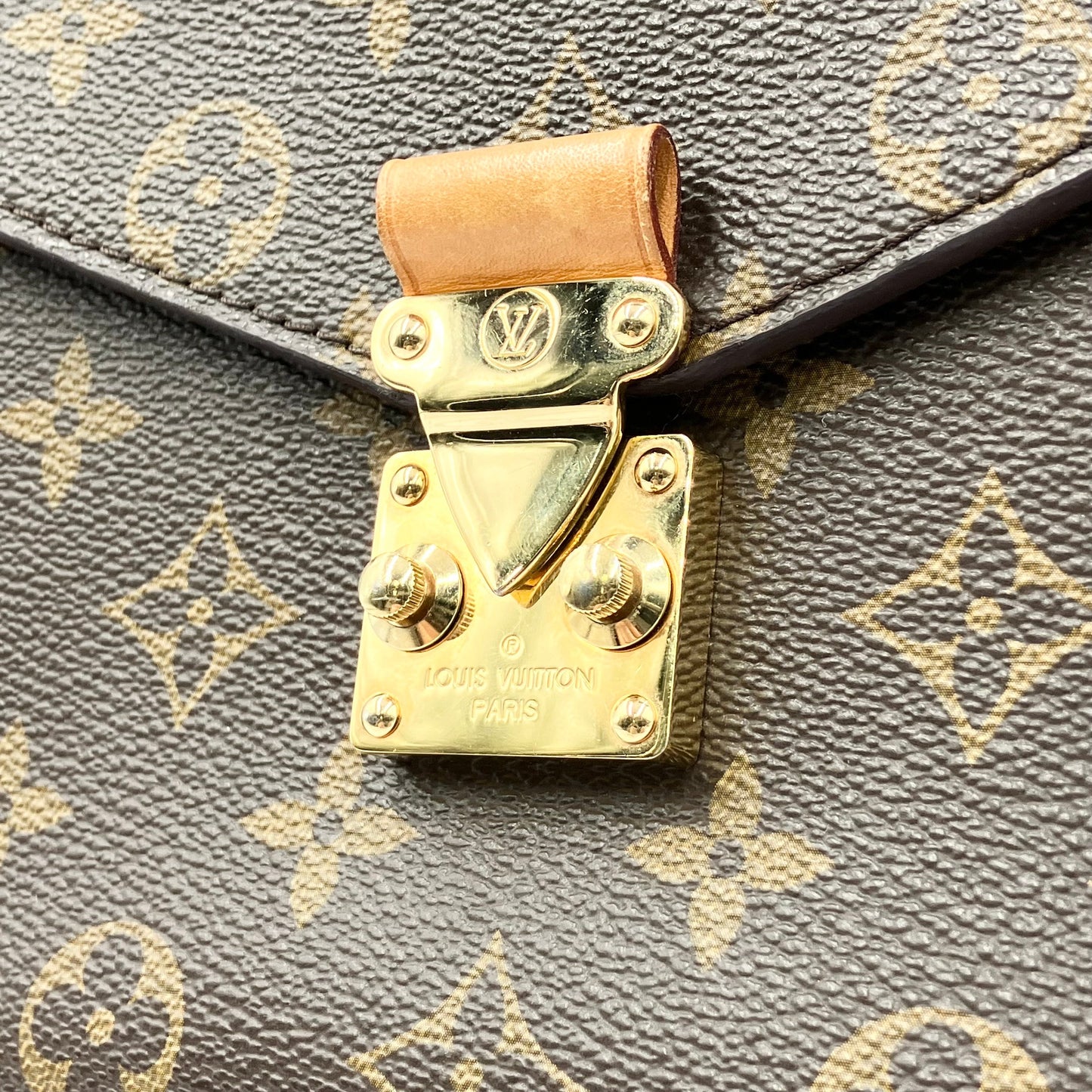 LOUIS VUITTON Monogram Metis shoulder bag