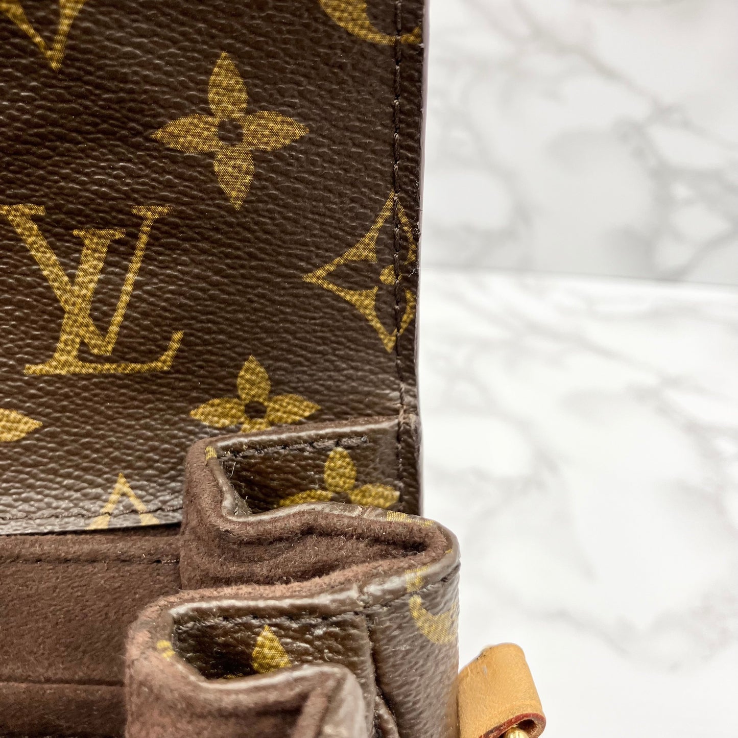 LOUIS VUITTON Monogram Metis shoulder bag