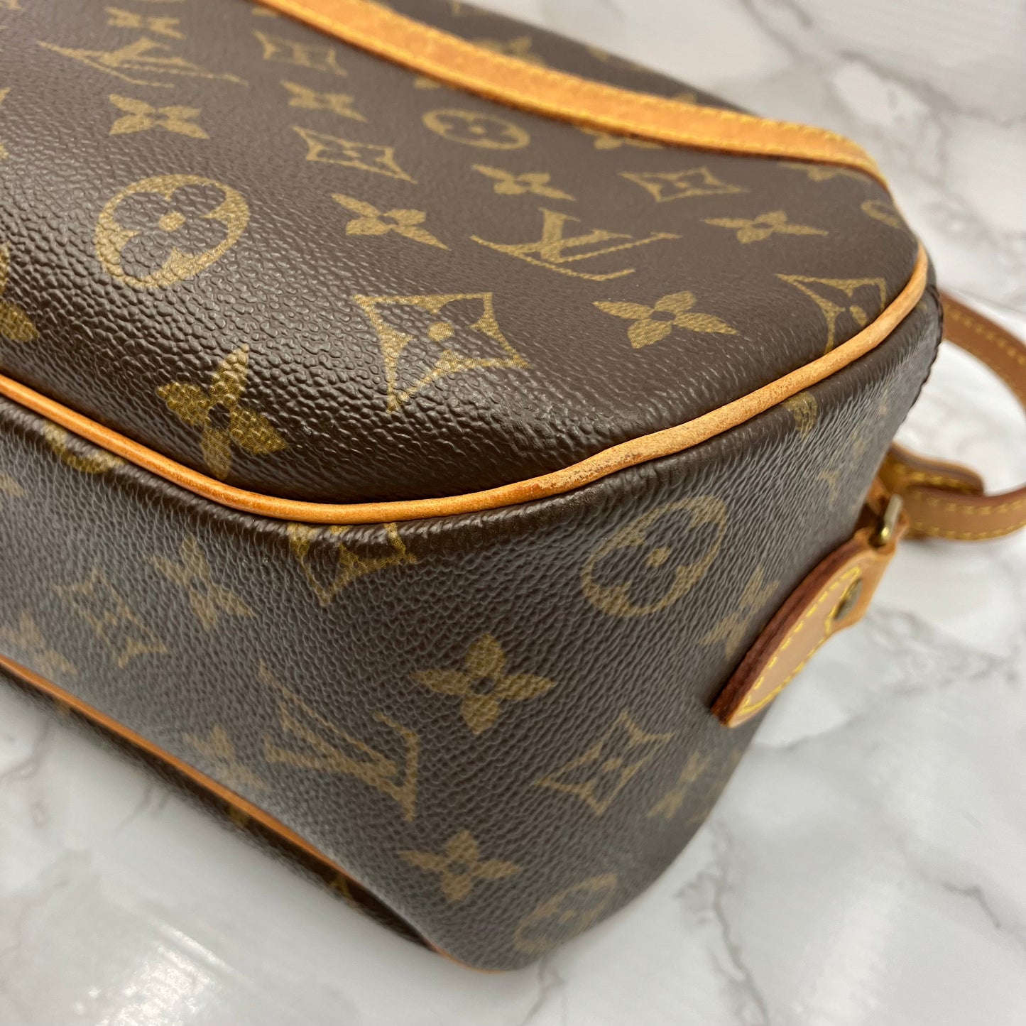 LOUIS VUITTON Monogram brois shoulder bag