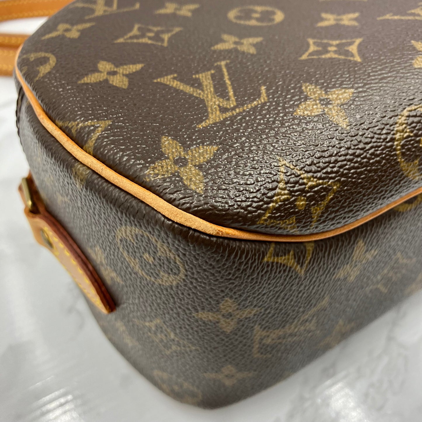 LOUIS VUITTON Monogram brois shoulder bag