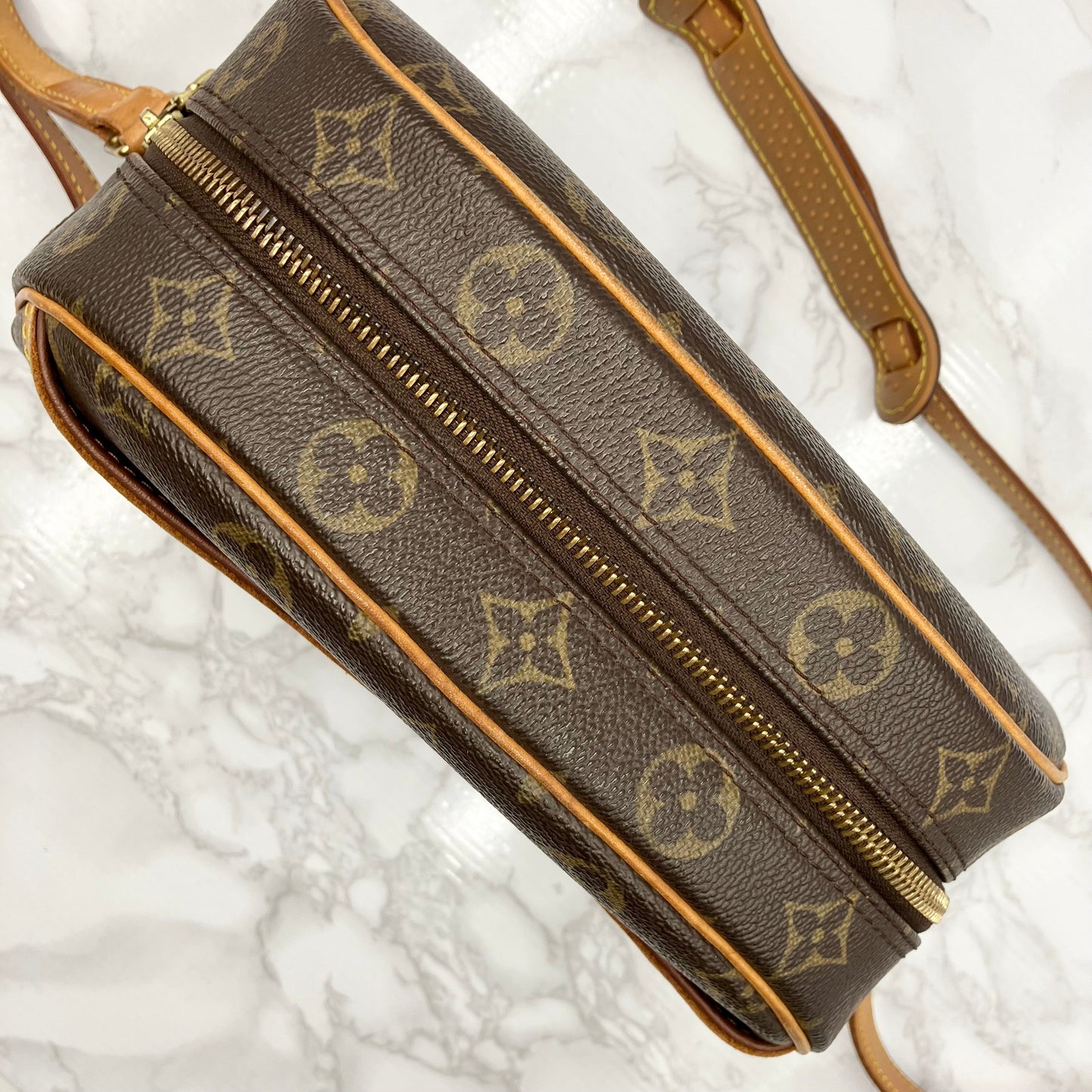 LOUIS VUITTON Monogram brois shoulder bag