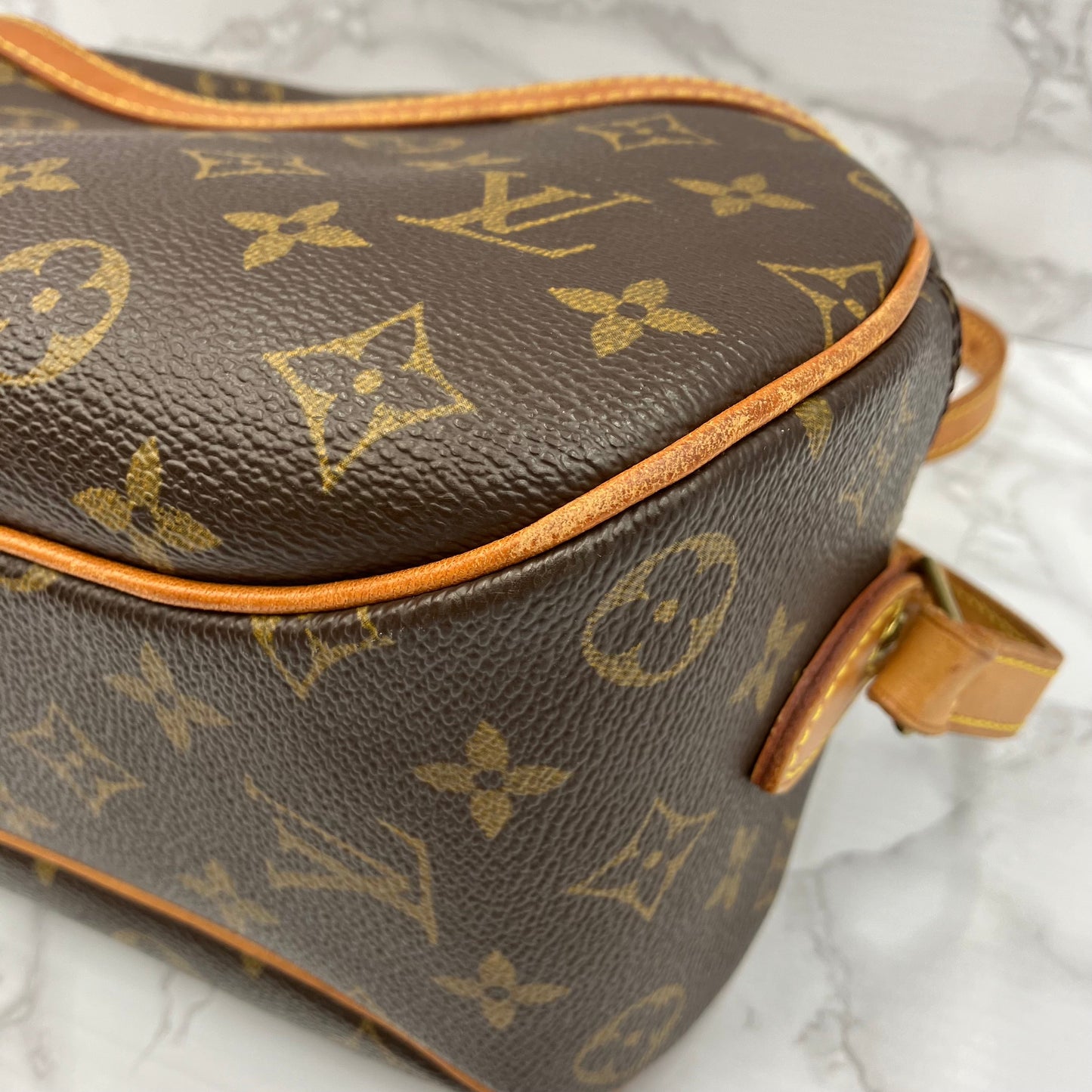 LOUIS VUITTON Monogram brois shoulder bag