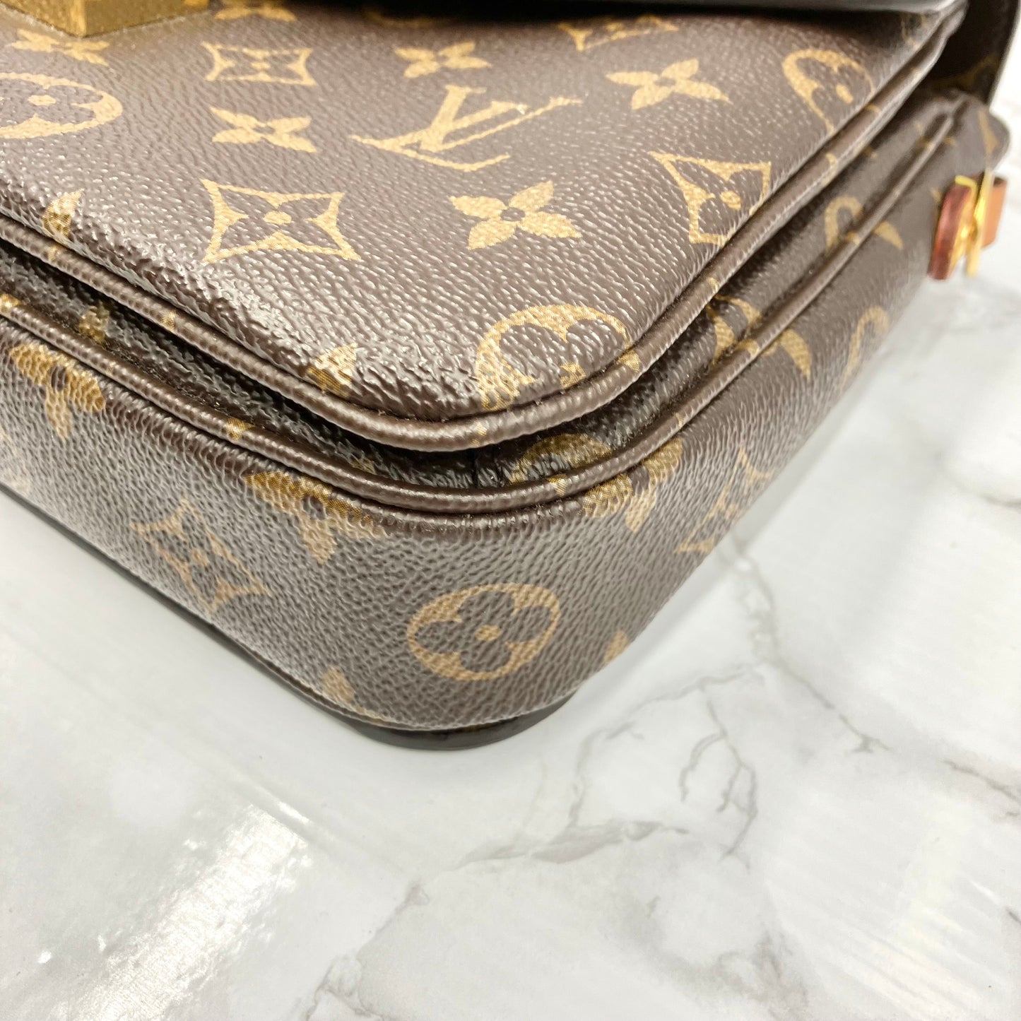 LOUIS VUITTON Monogram Metis