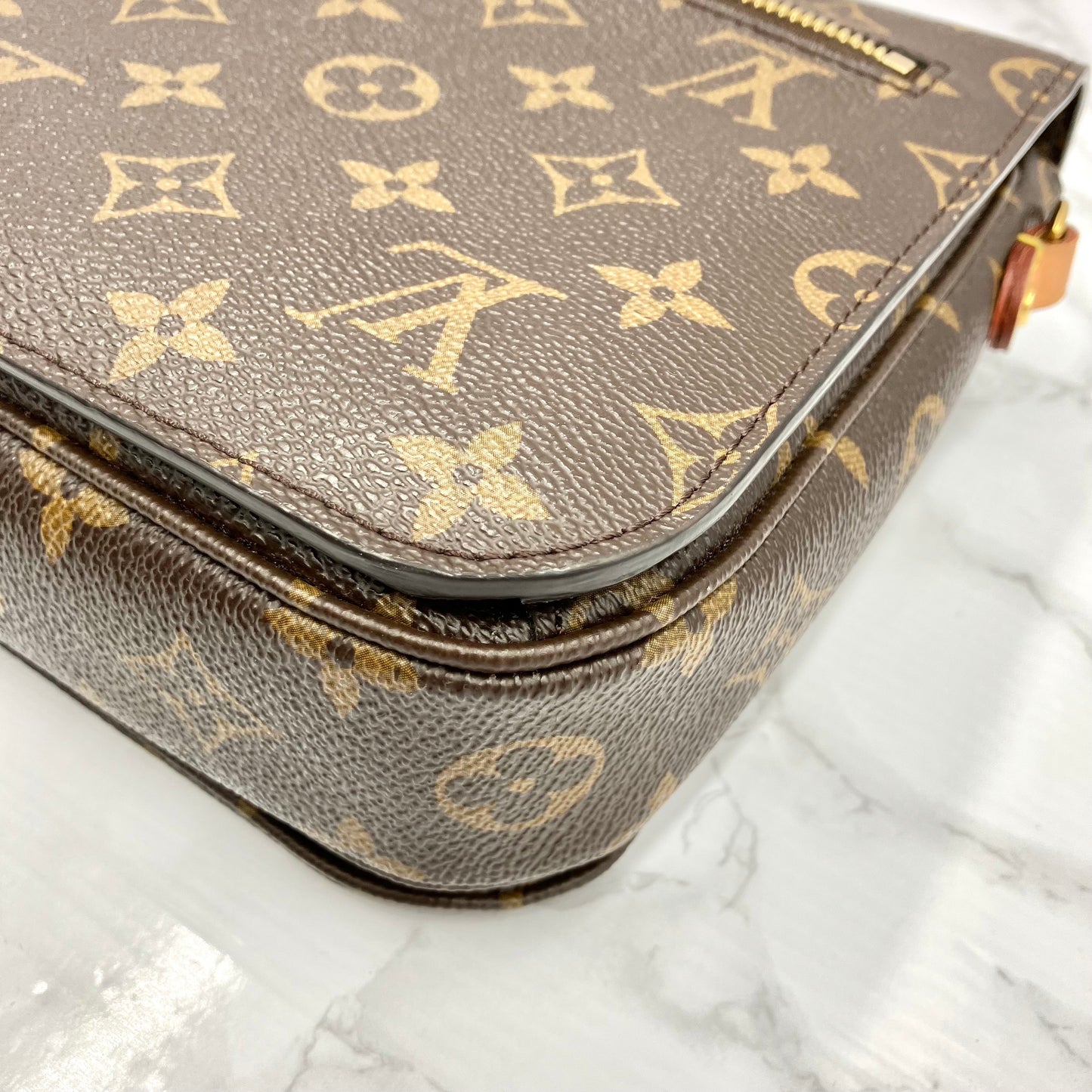 LOUIS VUITTON Monogram Metis