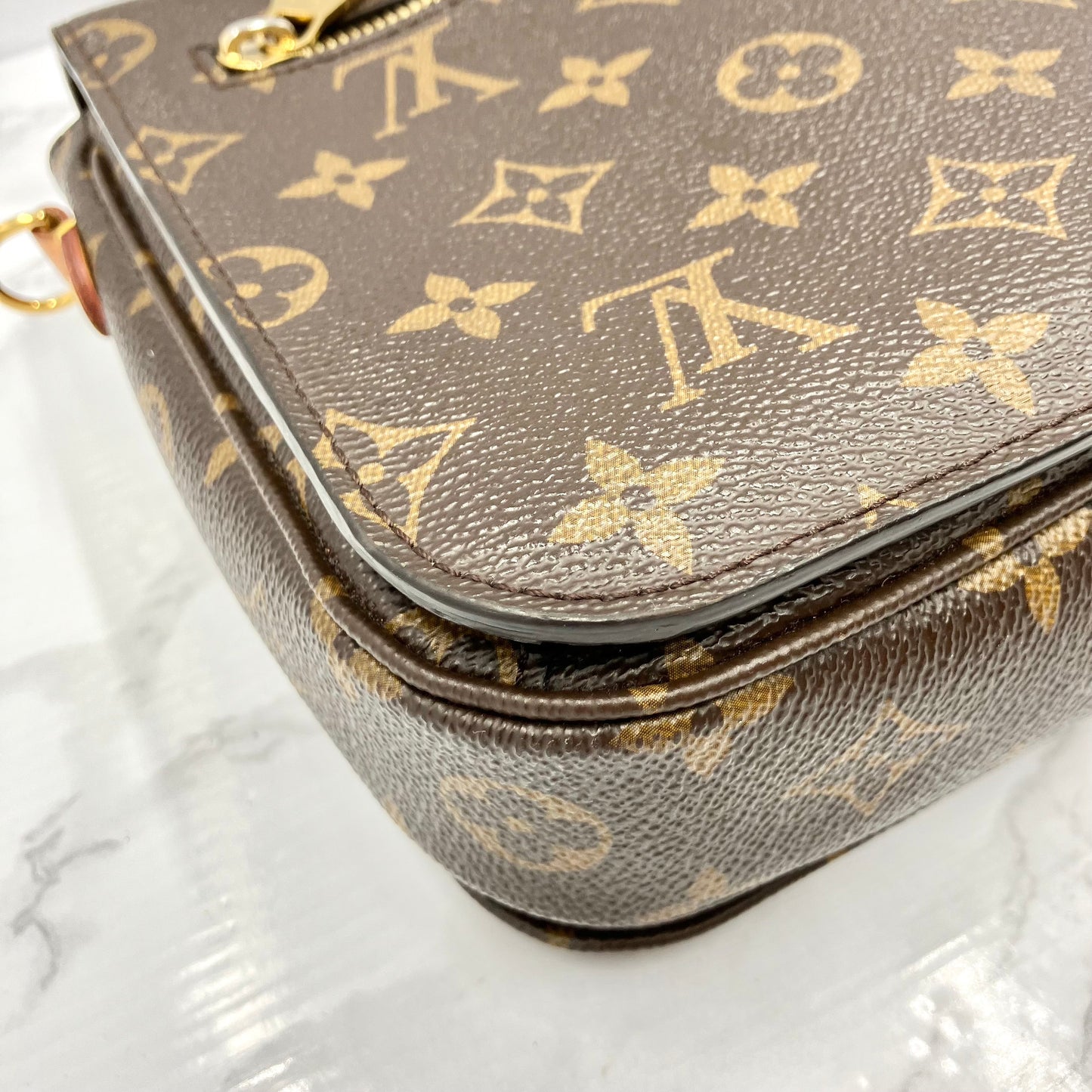 LOUIS VUITTON Monogram Metis