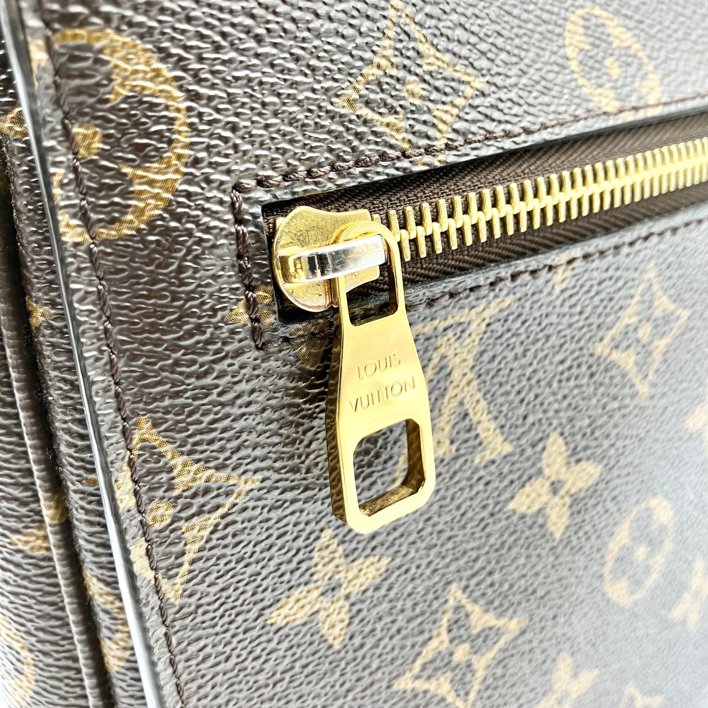 LOUIS VUITTON Monogram Metis