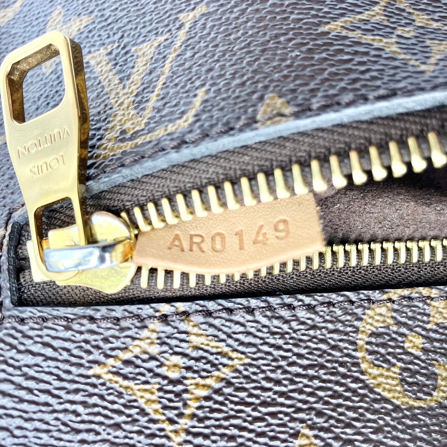 LOUIS VUITTON Monogram Metis
