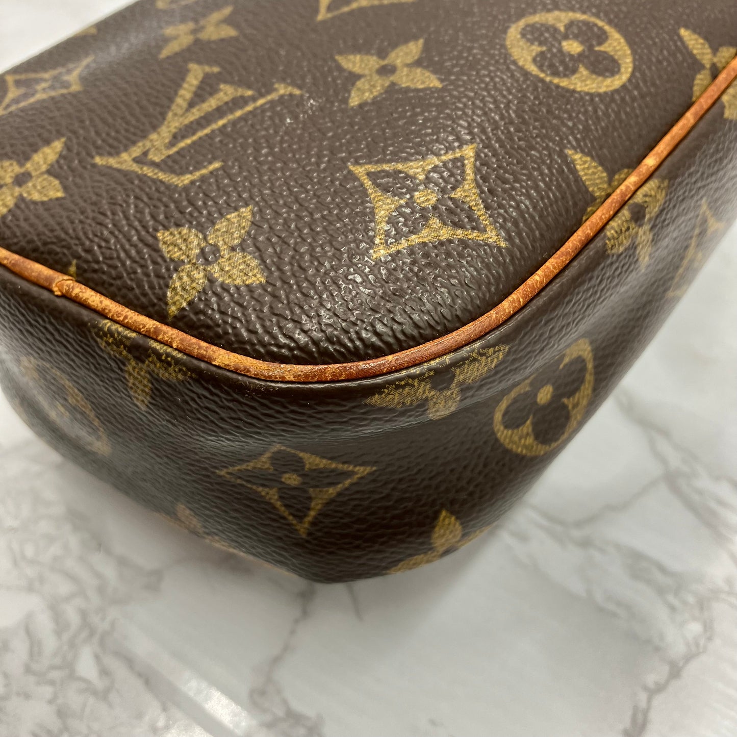 LOUIS VUITON Pochette Gange