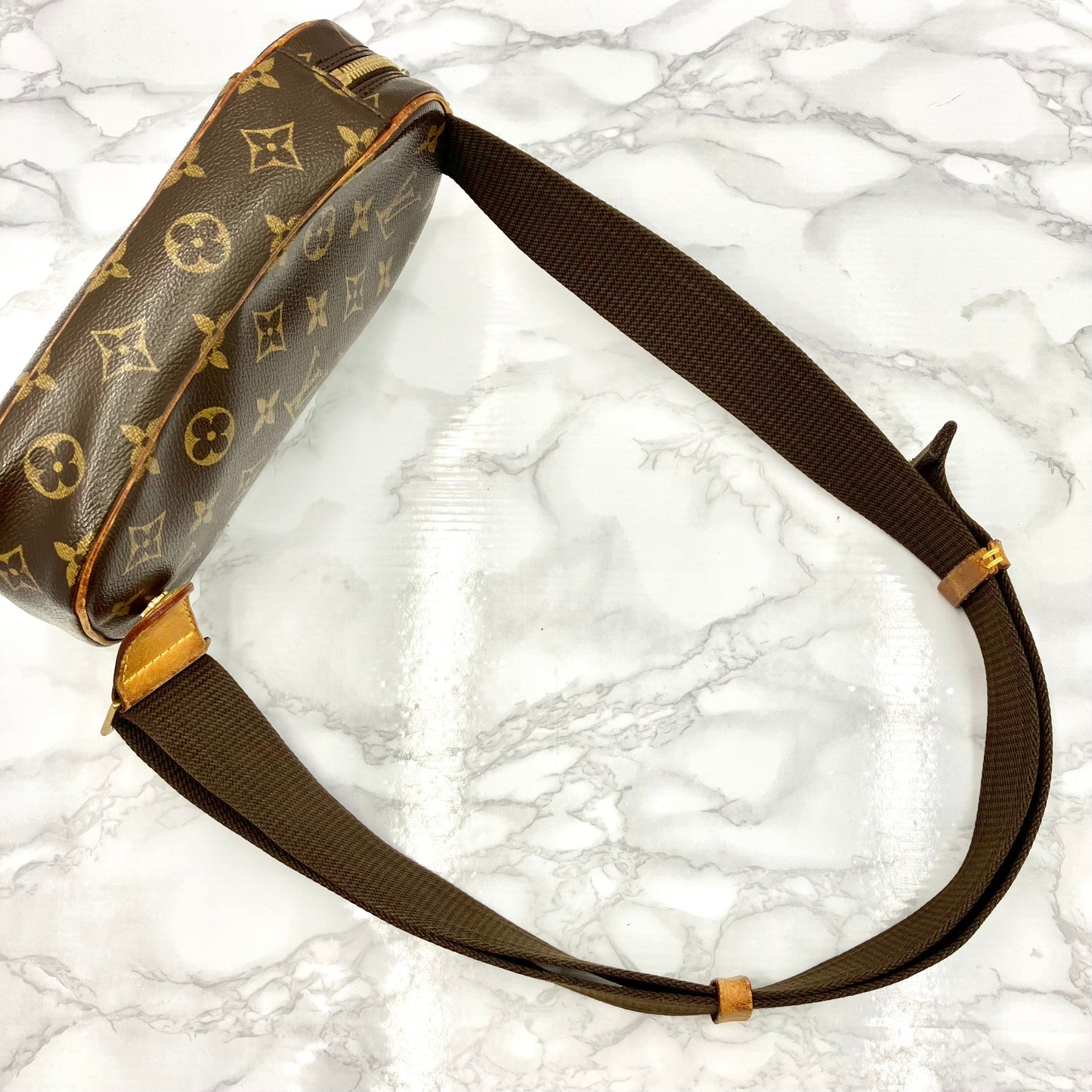 LOUIS VUITON Pochette Gange