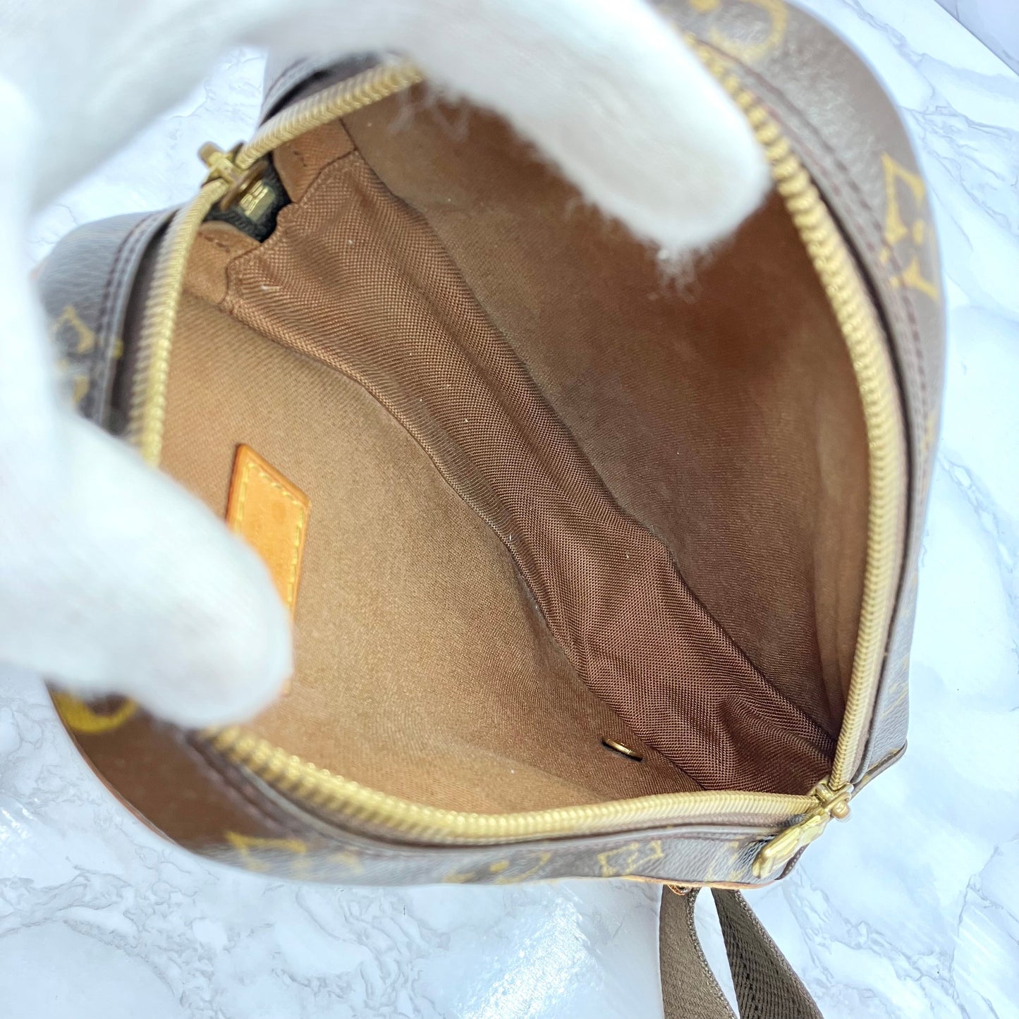 LOUIS VUITON Pochette Gange