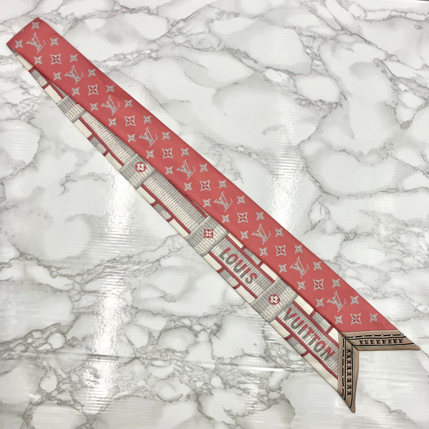 LOUIS VUITTON Twilly