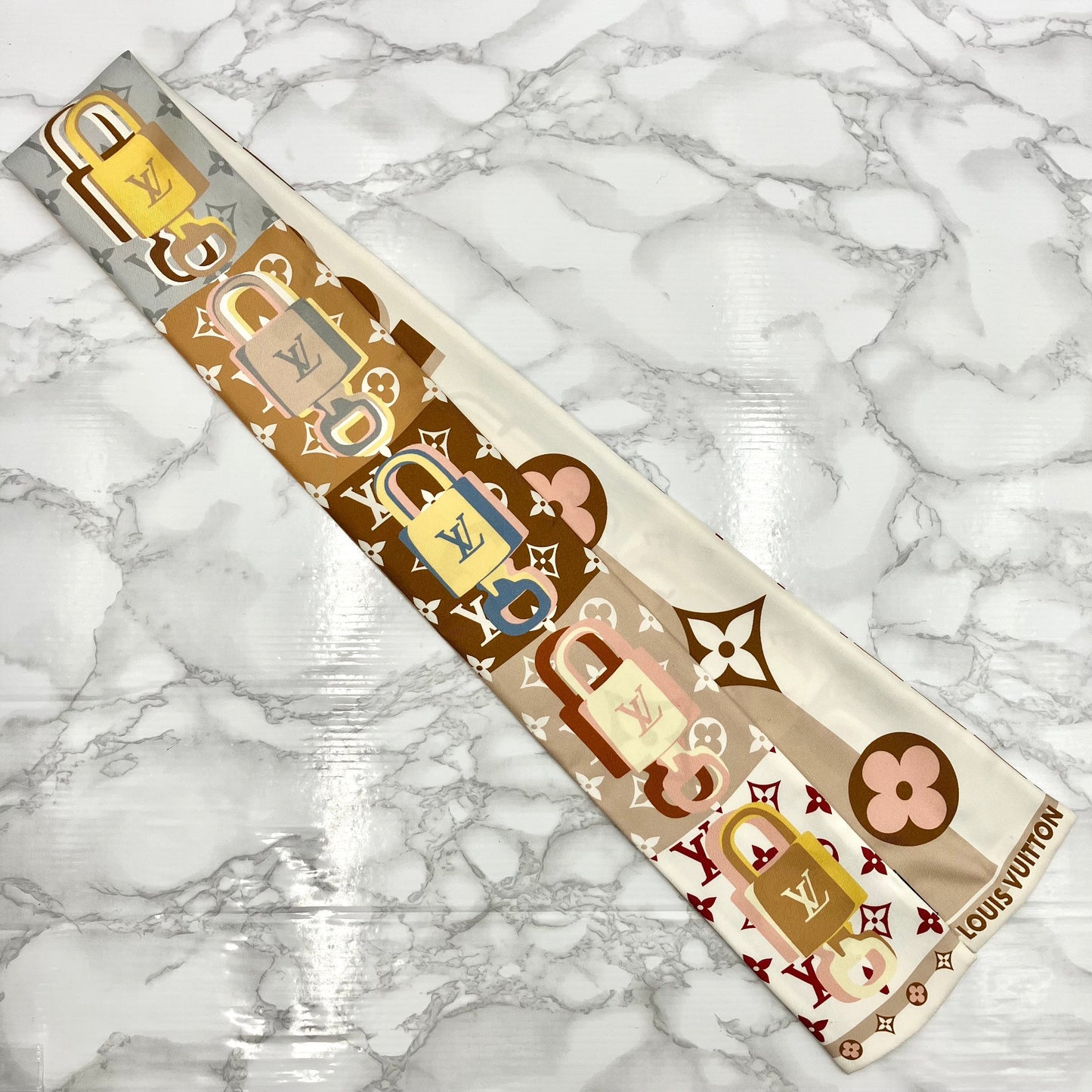 LOUIS VUITTON Twilly Bando