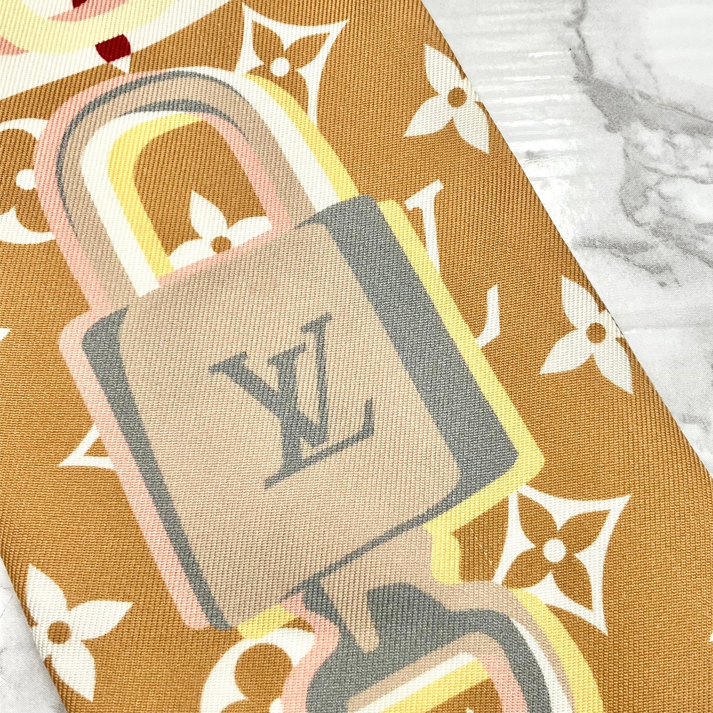 LOUIS VUITTON Twilly Bando