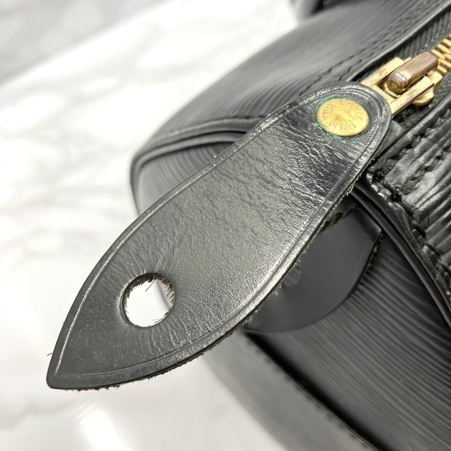 LOUIS VUITTON Epi Speedy 25