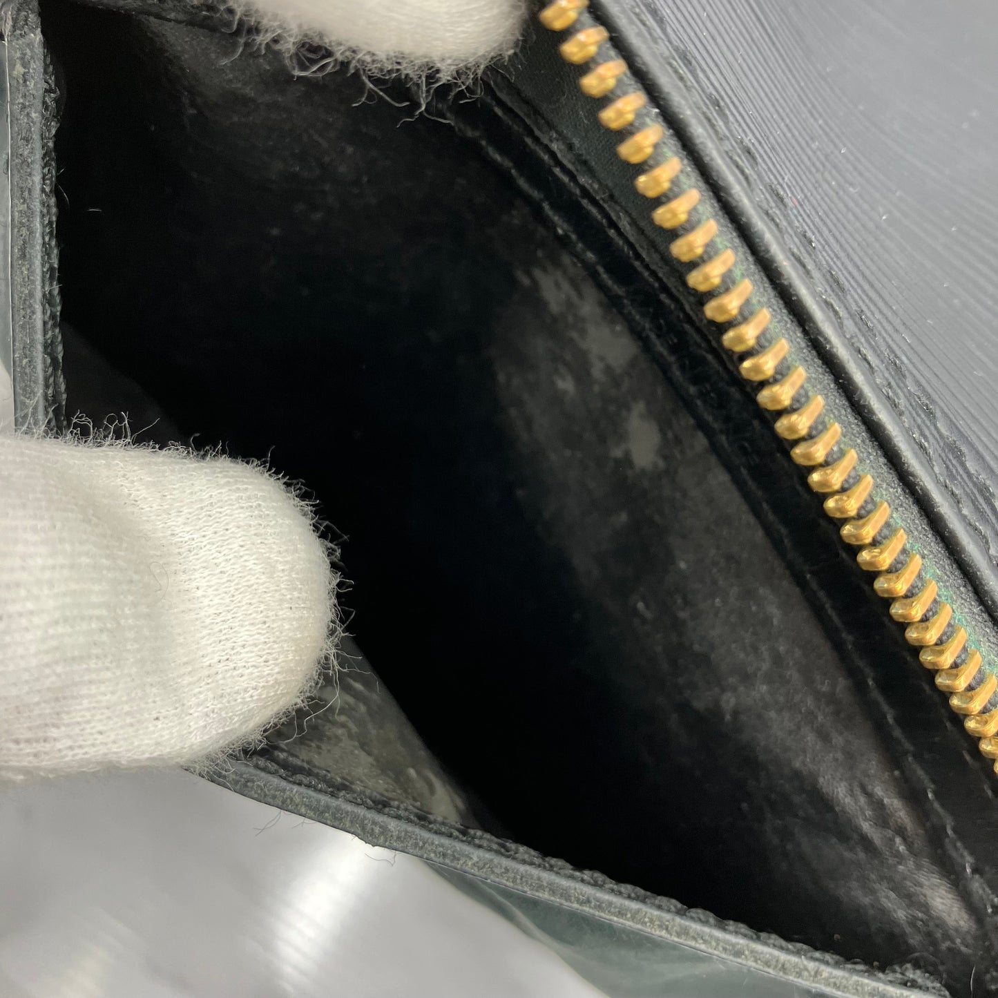 LOUIS VUITTON Epi Speedy 25