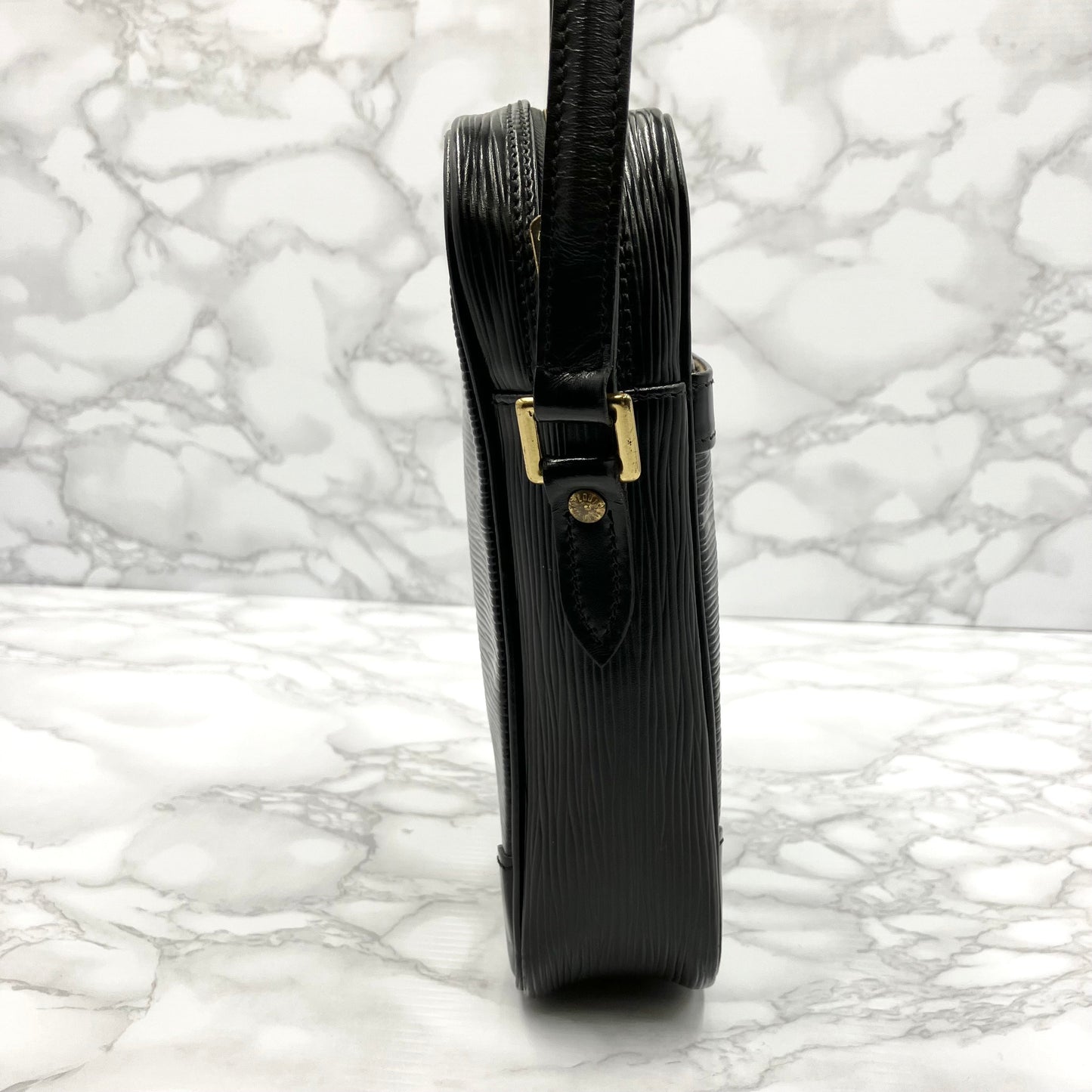 LOUIS VUITTON Epi Danube shoulder bag